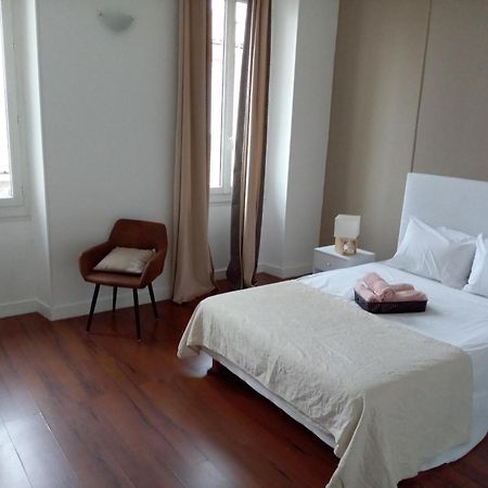 Quartier Le Plus Anime De Marseille "La Plaine Cours Julien "Chambre Avec Salle De Bain Wc Privee Integrees "Dans Appartement Marselha Exterior foto