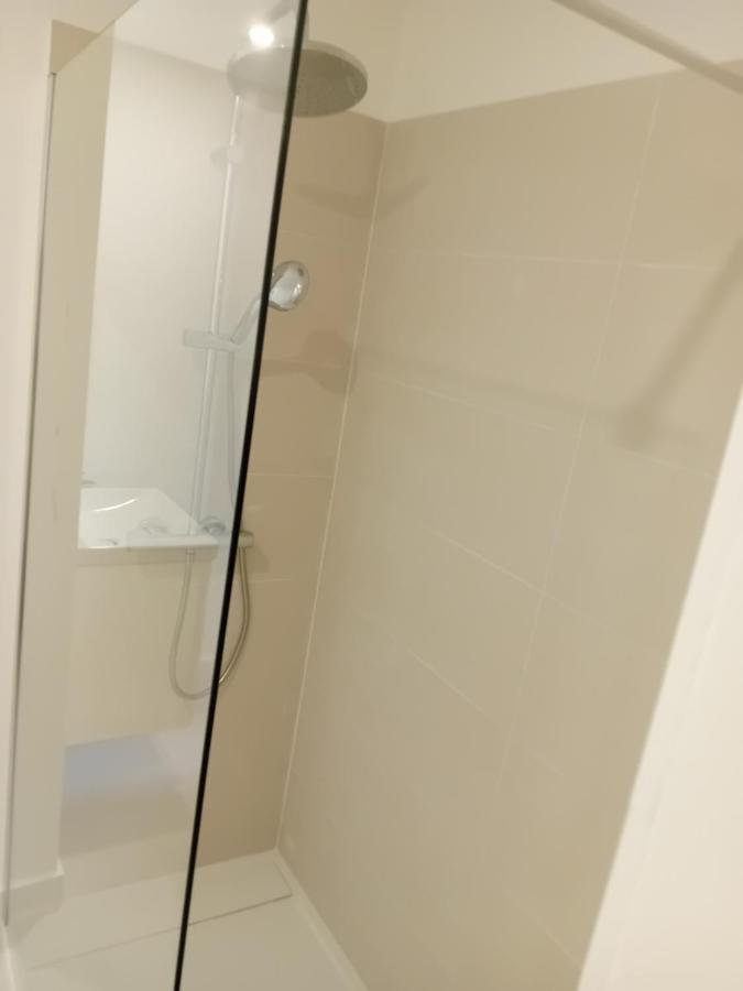 Quartier Le Plus Anime De Marseille "La Plaine Cours Julien "Chambre Avec Salle De Bain Wc Privee Integrees "Dans Appartement Marselha Exterior foto