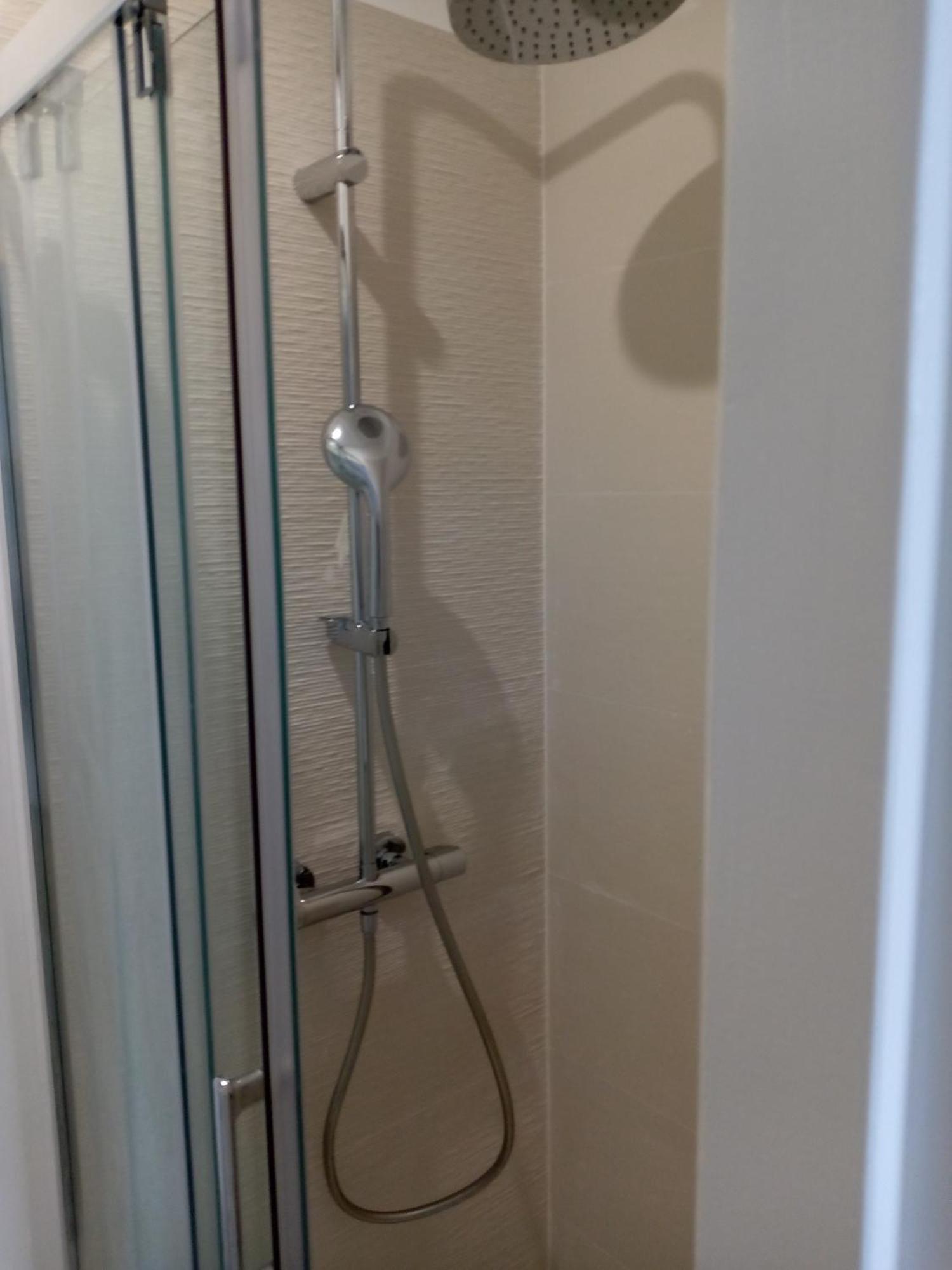 Quartier Le Plus Anime De Marseille "La Plaine Cours Julien "Chambre Avec Salle De Bain Wc Privee Integrees "Dans Appartement Marselha Exterior foto