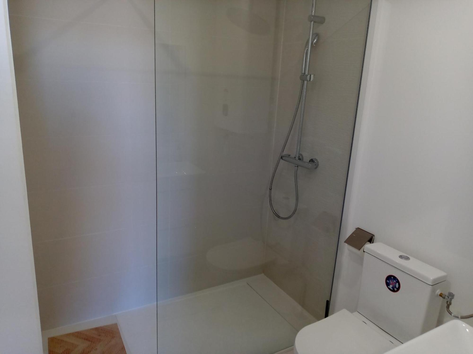 Quartier Le Plus Anime De Marseille "La Plaine Cours Julien "Chambre Avec Salle De Bain Wc Privee Integrees "Dans Appartement Marselha Quarto foto