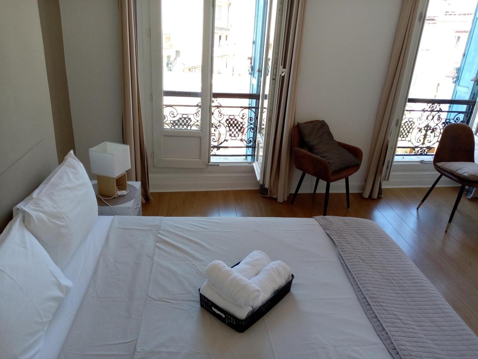 Quartier Le Plus Anime De Marseille "La Plaine Cours Julien "Chambre Avec Salle De Bain Wc Privee Integrees "Dans Appartement Marselha Exterior foto